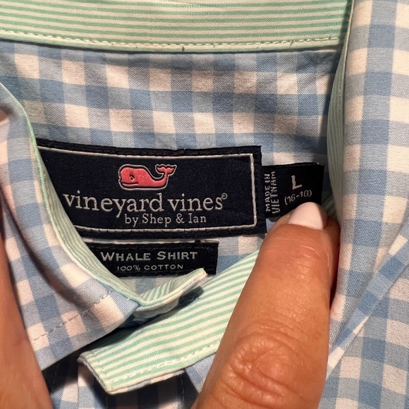 Boys (L) vineyard vines button down shirt - Picture 3 of 3